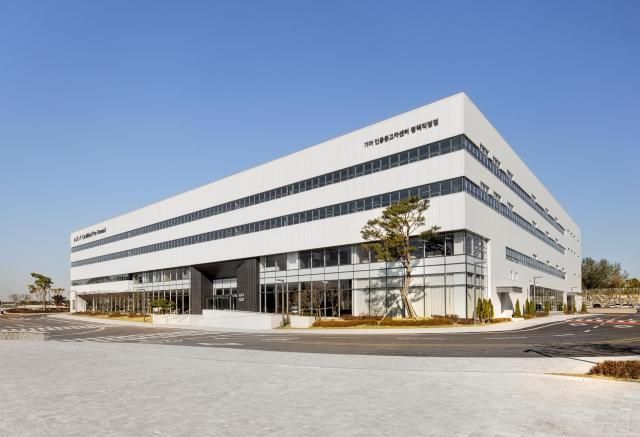 기아 인증중고차 센터 평택 직영점 및 PBV 익스피리언스 센터 외부 전경 사진기아