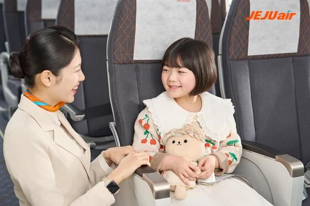 혼자 여행하는 어린이 제주항공 타고 가요사진제주항공