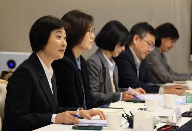 이스란 보건복지부 1차관이 4일 서울 종로구 정부서울청사에서 열린 제6차 장기요양위원회에서 발언하고 있다 2025114 사진연합뉴스 