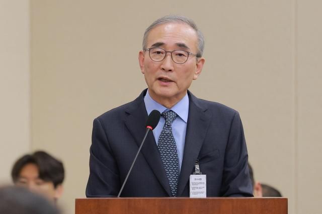 김영섭 KT 대표가 21일 오후 서울 여의도 국회 과학기술정보방송통신위원회에서 열린 정보통신산업진흥원 등에 대한 국정감사에서 의원 질의에 답하고 있다 20251021사진유대길 기자 dbeorlf123ajunewscom