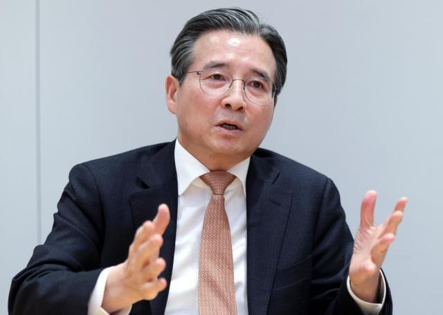 김용범 대통령실 정책실장이 3일 서울 용산 대통령실에서 아주경제와 인터뷰하고 있다 사진대통령실사진기자단