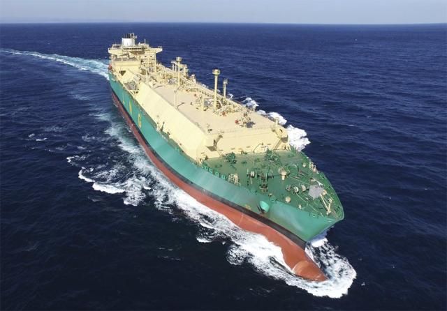 KCC와 HD현대가 공동 개발한 차단열 도료 적용 대상이 되는 LNG선 항공 사진 1jpg