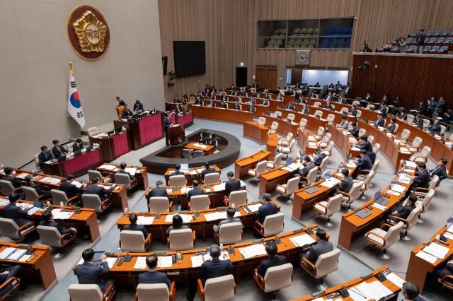 김민석 국무총리가 6일 국회 예결위 회의장에서 열린 전체회의에 참석해 인사말을 하고 있다 사진연합뉴스