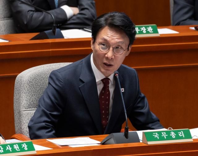  김민석 국무총리가 7일 국회에서 열린 예산결산특별위원회 전체 회의에 출석해 2026년도 예산 관련 질의에 답하고 있다 