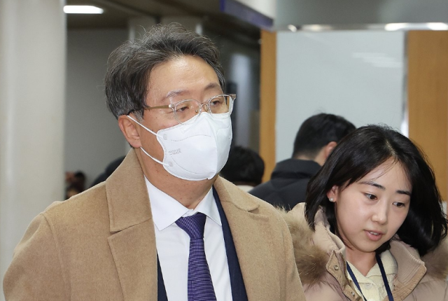 방용철 전 쌍방울 부회장이 지난 10일 서울 서초구 서울중앙지방법원에서 열린 구속 전 피의자 심문에 출석하고 있다 사진연합뉴스］