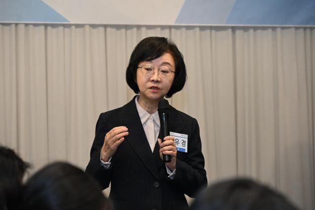 오유경 식품안전처장이 11일 오후 서울 종로구 한 식당에서 열린 간담회에서 발언하고 있다 사진식품의약품안전