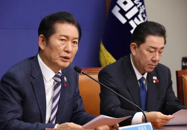 당 정청래 대표가 12일 서울 여의도 국회에서 열린 최고위원회의에서 발언하고 있다 2