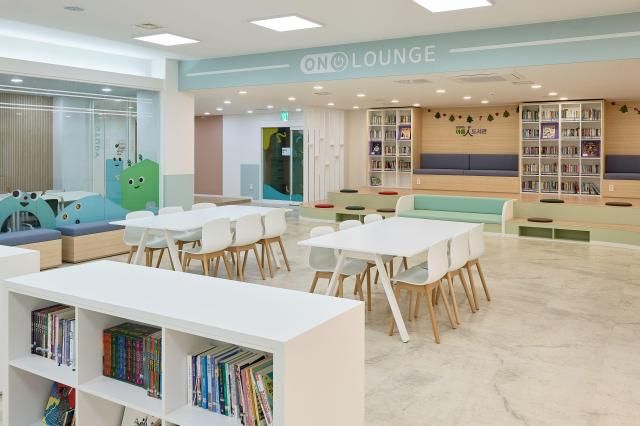 사진은 아름인도서관 실내 전경 사진신한카드