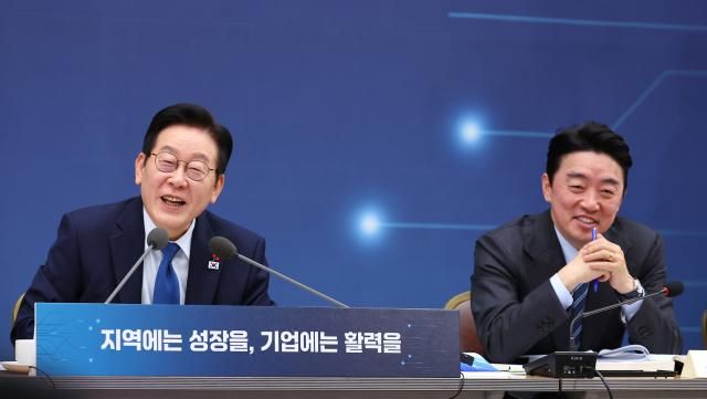 이재명 대통령이 17일 정부세종컨벤션센터에서 열린 산업부·지재처·중기부 업무보고에서 발언하고 있다 사진연합뉴스