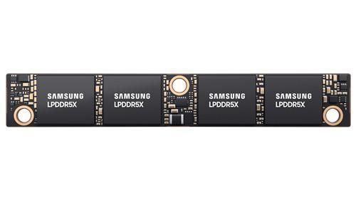 삼성전자 LPDDR 기반 서버용 메모리 모듈 소캠SOCAMM2 사진삼성전자