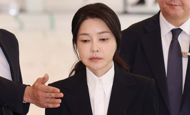 특검팀에 출석하는 김건희 여사 사진연합뉴스