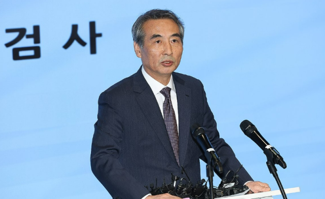 민중기 특별검사가 29일 오전 서울 종로구 KT광화문빌딩 웨스트빌딩 브리핑실에서 열린 최종 브리핑에서 발언하고 있다 사진연합뉴스