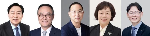 왼쪽부터김기문 중소기업중앙회 회장 송치영 소상공인연합회 회장 송병준 벤처기업협회 회장 박창숙 한국여성경제인연합회 회장 정광천 이노비즈협회 회장 사진각사