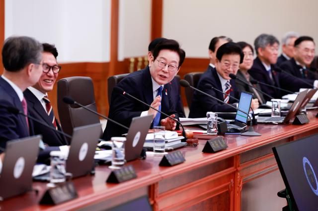 이재명 대통령이 30일 청와대에서 국무회의를 주재하고 있다사진연합뉴스