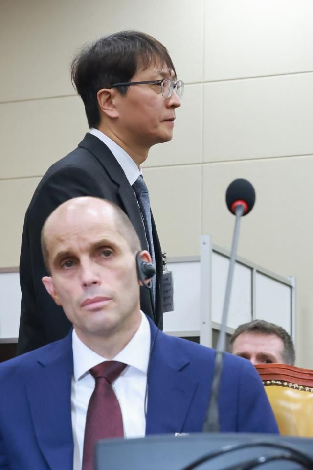 답변 마치고 자리로 돌아가는 박대준 전 쿠팡 대표 사진연합뉴스