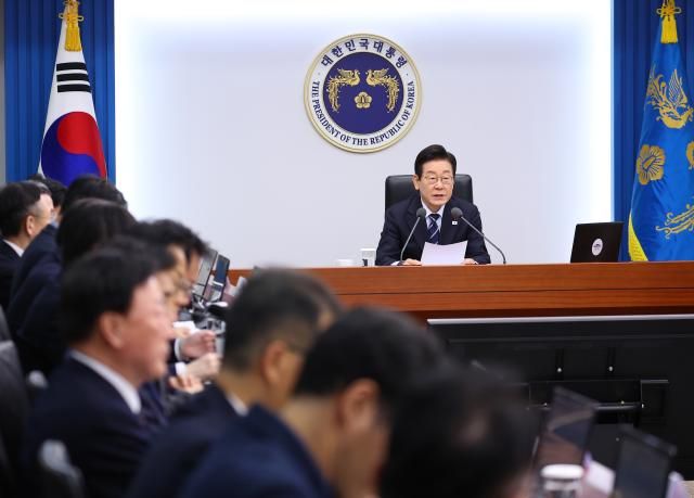 이재명 대통령이 4일 용산 대통령실에서 열린 수석보좌관회의에서 발언하고 있다 사진연합뉴스