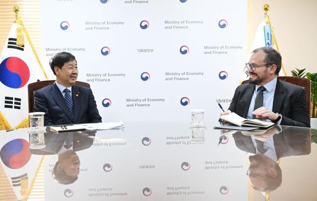 구윤철 부총리 겸 기획재정부 장관이 12월 4일 오후 서울 종로구 정부서울청사에서 