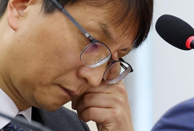 도마 위 오른 쿠팡 부실 대응 서울연합뉴스 이동해 기자 박대준 쿠팡 대표이사가 2일 서울 여의도 국회에서 속개한 과학기술정보방송통신위원회의 쿠팡 개인정보 유출 사고 관련 현안질의에 출석해 의원들 질의를 받고 있다 2025122 eastseaynacokr2025-12-02 144141 저작권자 ⓒ ㈜연합뉴스 무단 전재 재배포 금지 AI 학습 및 활용 금지저작권자 ⓒ ㈜연합뉴스 무단 전재 재배포 금지 AI 학습 및 활용 금지