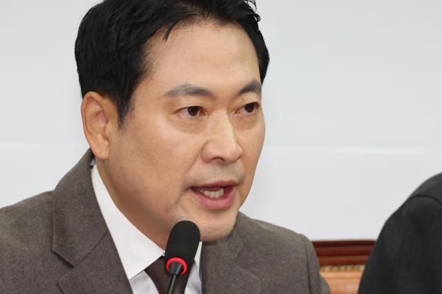 장동혁 국민의힘 대표가 4일 최고위원회의에서 발언하고 있다 사진연합뉴스