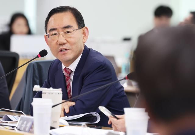 21일 경기도 수원시 영통구 경기도청에서 열린 국회 행정안전위원회의 경기도에 대한 국정감사에서 국민의힘 주호영 의원이 질의하고 있다사진연합뉴스