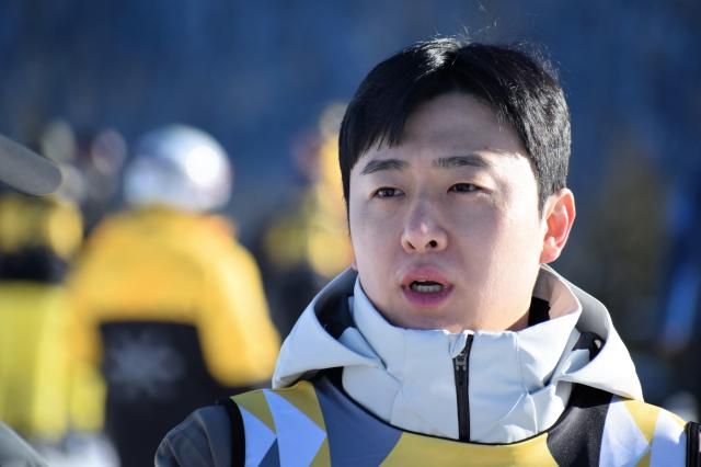 2025 캐나다 인빅터스 게임에 출전한 이한 선수가 11일현지시간 휘슬러 스노우보드 경기장에서 취재진과 인터뷰하고 있다 사진보훈부 공동취재단 