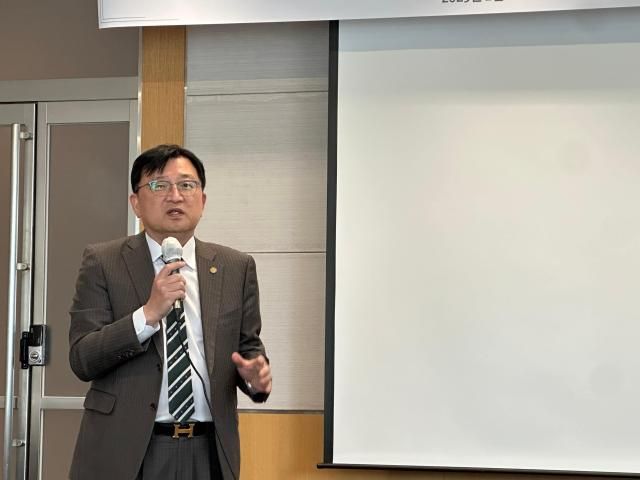 조준희 한국소프트웨어산업협회 회장은 26일 서울 여의도 FKI 타워에서 협회 출입기자단을 대상으로 열린 제20대 회장 취임 기자간담회에서 발표하고 있다 사진박진영 기자 