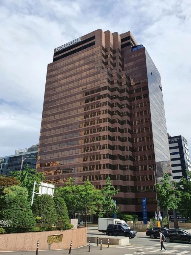 더존비즈온의 더존을지타워 전경 사진더존비즈온 