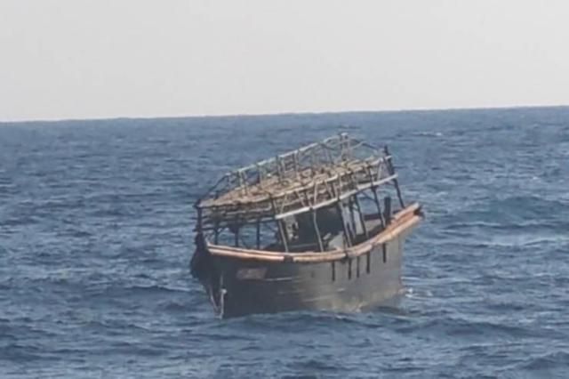 2019년 11월 우리측 해역으로 남하한 탈북민 2명이 타고 왔던 목선 사진통일부 