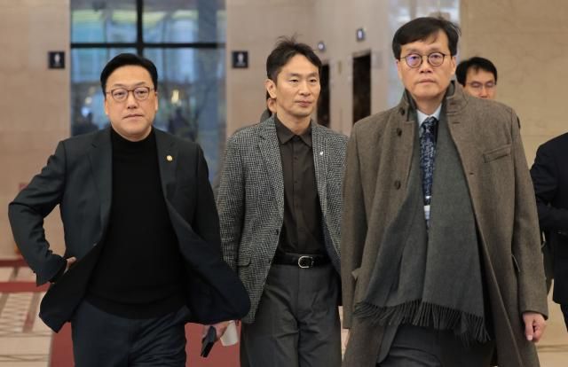 왼쪽부터 김병환 금융위원장 이복현 금융감독원장 이창용 한국은행 총재 연합뉴스