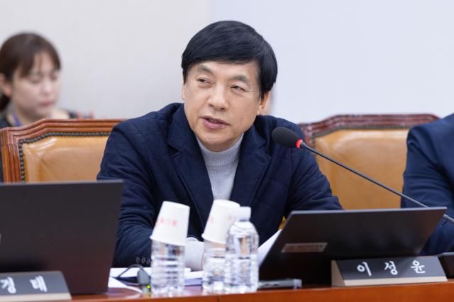 이성윤 더불어민주당 국회의원이 7일 오후 서울 여의도 국회에서 열린 법제사법위원회의 전체회의에서 질의하고 있다 20250107사진유대길 기자 dbeorlf123ajunewscom