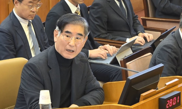 김용현 전 국방부장관이 지난 1월 23일 서울 종로구 헌법재판소에서 열린 대통령 탄핵 심판 4차 변론 기일에 증인으로 출석해 질문에 답변하고 있다 사진연합뉴스