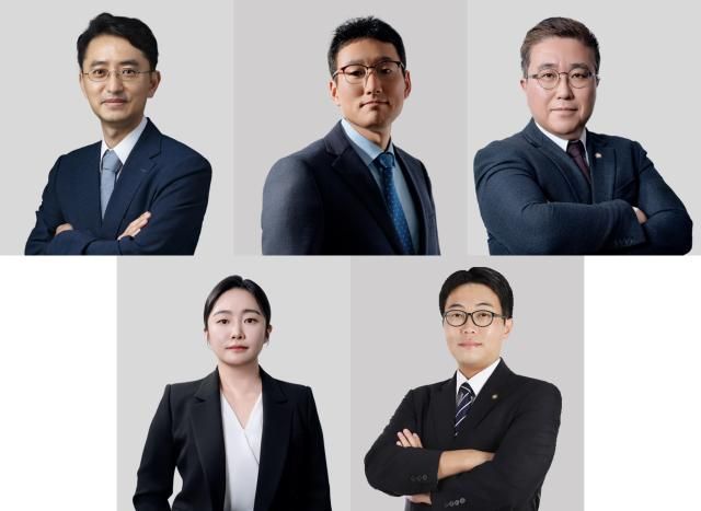 왼쪽 위부터 전현민 변호사 양효중 변호사 정덕흥 변호사 왼쪽 아래부터 성보람 권병노 변호사 사진연합뉴스