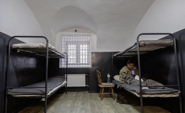 우크라이나군에 생포된 북한군 사진블라디미르 젤렌스키 우크라이나 대통령 SNS