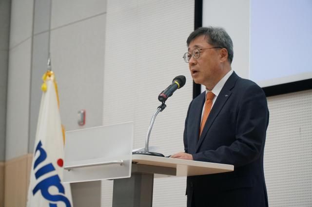 박윤규 정보통신산업진흥원NIPA 신임 원장이 31일 진천 본원에서 열린 취임식에서 발표하고 있다 사진정보통신산업진흥원NIPA