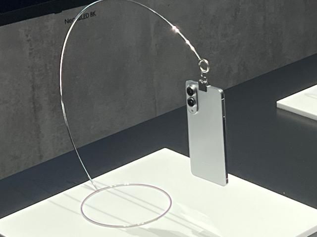 지난 1월 미국 새너제이 SAP센터 갤럭시 언팩 2025 행사장에 전시된 갤럭시S25 엣지 사진아주경제DB