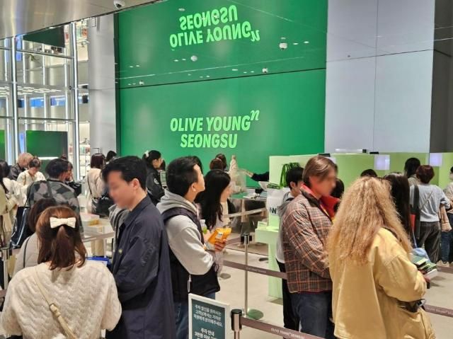 올리브영N 성수 매장 내부 사진CJ올리브영