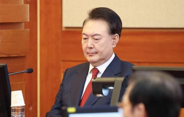 윤석열 대통령이 지난 2월 13일 서울 종로구 헌법재판소 대심판정에서 열린 자신의 탄핵심판 8차 변론기일에 출석해 있다 사진연합뉴스