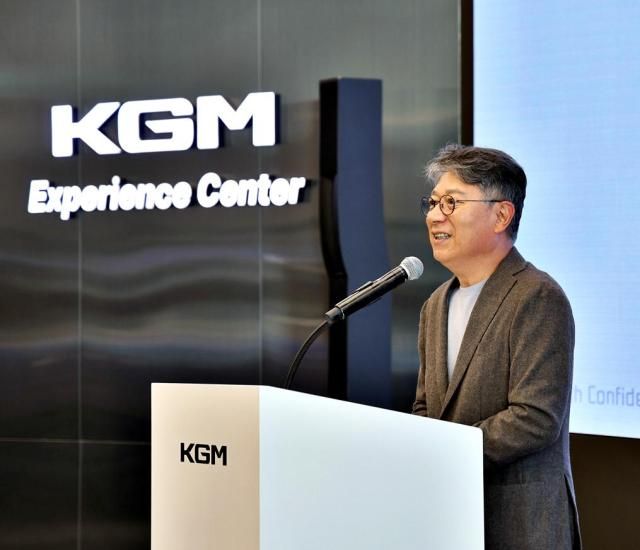 KGM이 호주 우수 딜러에 이어 글로벌 대리점들을 초청해 신모델 시승행사를 갖는 등 수출 시장 공략에 박차를 가했다KGM 곽재선 회장 