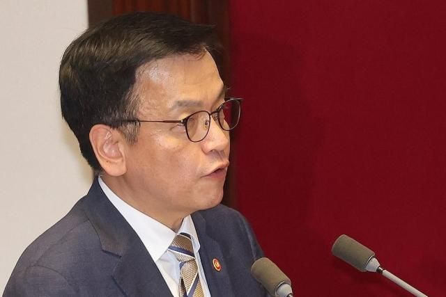 15일 경제 분야 대정부질문이 진행된 국회 본회의에 참석한 최상목 부총리 겸 기획재정부 장관 사진연합뉴스