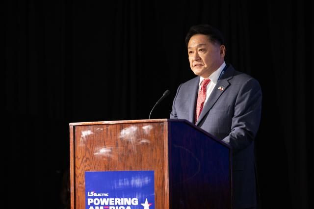 구자균 LS일렉트릭 회장이 환영사를 하는 모습 사진LS일렉트릭