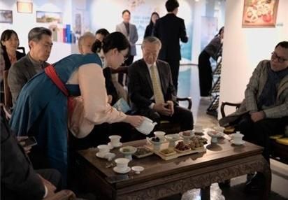 독립유공자 후손이 지난 12일 중국 장쑤성 식문화 체험을 하고 있다 사진국가보훈부