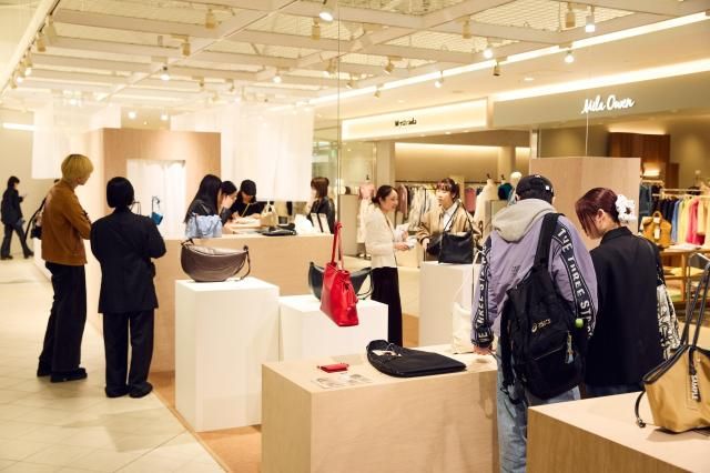 코오롱인더스트리FnC부문의 아카이브 앱크 일본 신주쿠 팝업스토어 전경 사진코오롱FnC