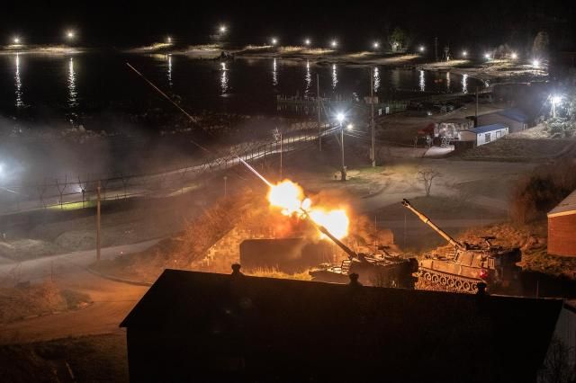 22보병사단 소속 K9A1자주포가 포탄을 발사하고 있는 모습 사진육군 