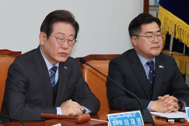 더불어민주당 이재명 전 대표가 9일 서울 여의도 국회에서 열린 최고위원회의에서 대권 도전을 위해 당대표직 사퇴 의사를 밝히고 있다 사진연합뉴스