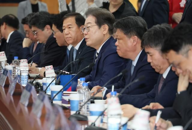 이재명 더불어민주당 대선 경선 후보가 21일 서울 여의도 금융투자협회에서 열린 자본시장 활성화를 위한 정책 간담회에서 발언하고 있다 사진연합뉴스