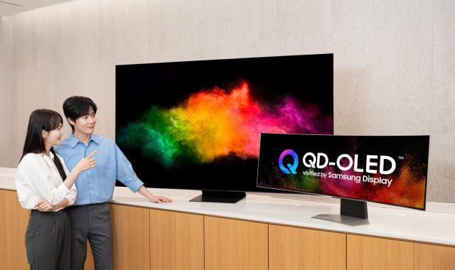 삼성디스플레이 모델들이 QD-OLED 제품과 함께 새로운 BI를 소개하고 있다 사진삼성디스플레이