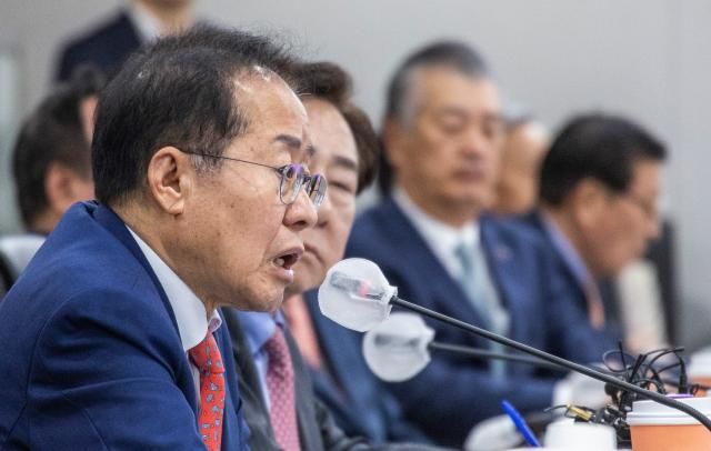 홍준표 국민의힘 대선 후보가 28일 서울 여의도 중소기업중앙회를 방문해 가진 정책간담회에서 자신의 기업·노동 정책 방향을 말하고 있다 사진연합뉴스