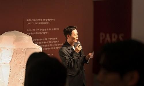 4월 18일 파르스 서울PARS SEOUL에서 진행된 리브랜딩 행사에서 ㈜티엔에스트레이딩 최승민 대표가 기념사를 하고 있다 사진티엔에스트레이딩 