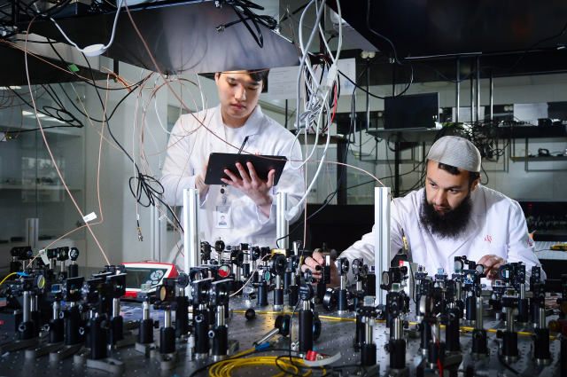 양자산업이 글로벌 블로오션으로 떠오름에 따라 서울시가 올해 이 분야에 2000억원을 긴급 투입시켰다 사진은 키스트 연구단 사진서울시