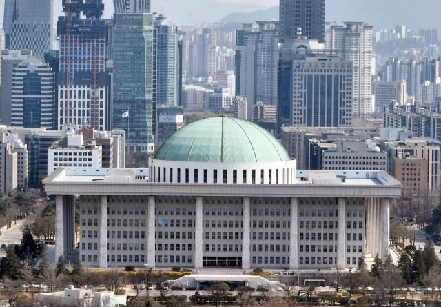 헌재가 윤석열 전 대통령의 파면을 결정한 4일 서울 여의도 국회 모습 사진연합뉴스